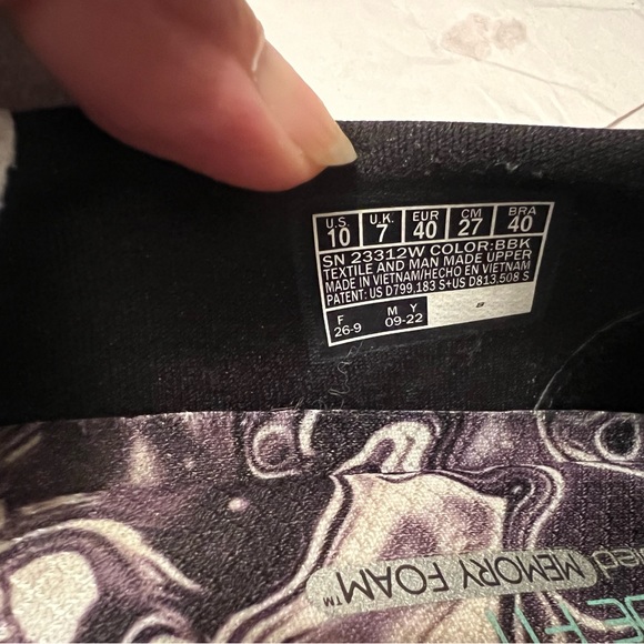 Skechers Women's Sneaker - Picture 9 of 9